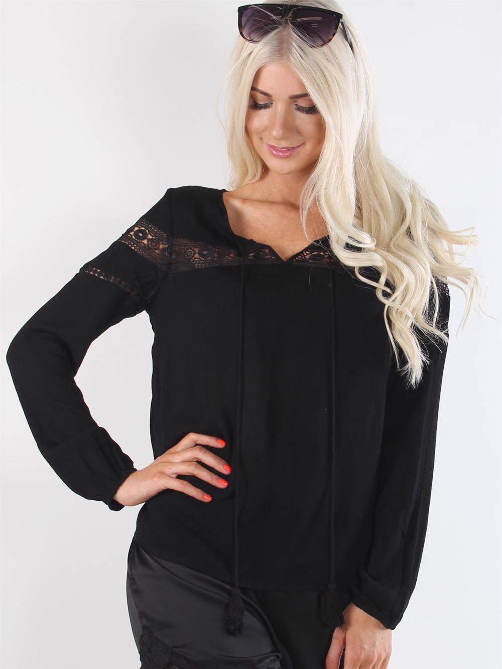 Maria-Elena - Svart tunika med virkade detaljer